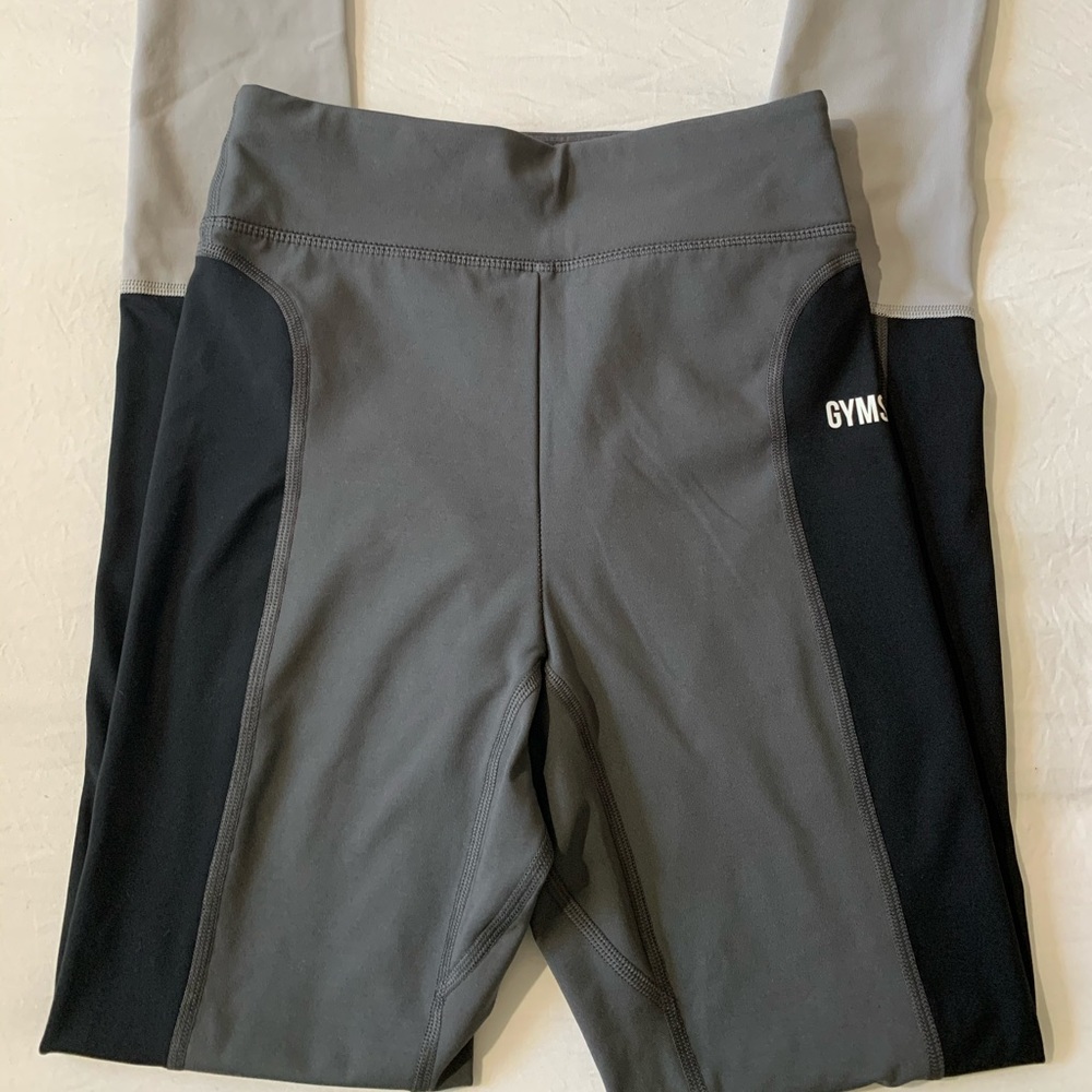 Gym shark leggings